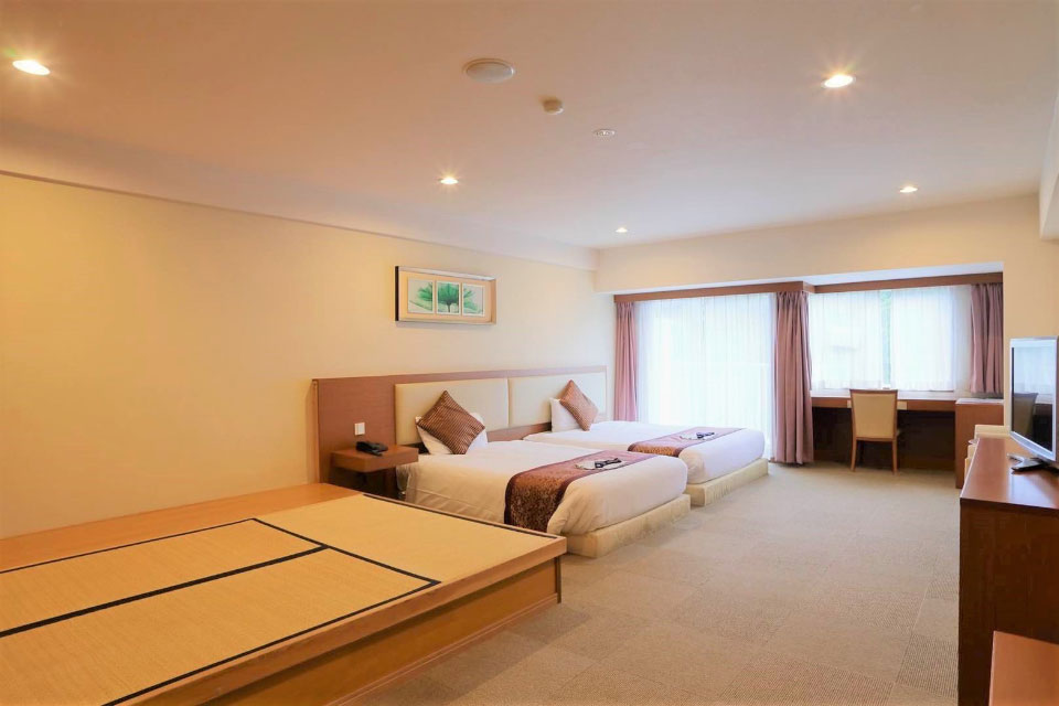 Japanese-Western Room